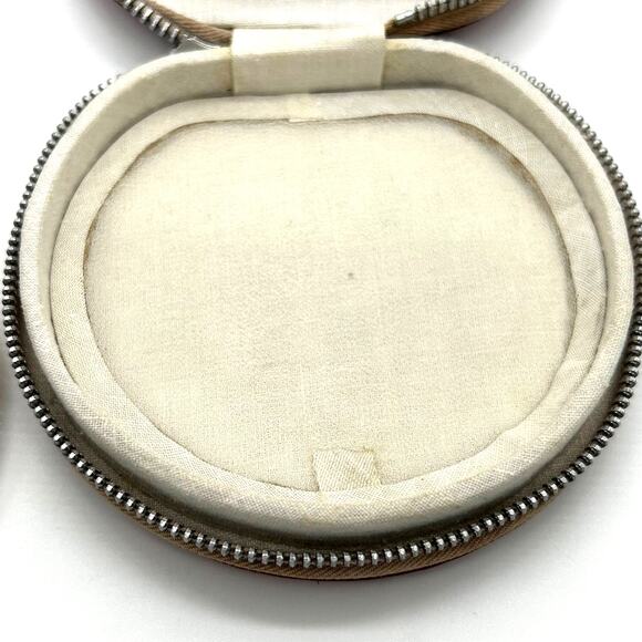 Vintage 1930's or 40's Leather Powder Compact - Picture 8 of 11